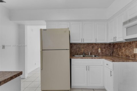 Villa ou maison à louer à Miramar, Floride: 2 chambres, 194.17 m2 № 1998289 - photo 13