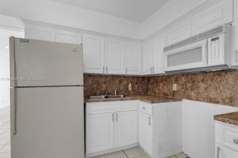 Villa ou maison à louer à Miramar, Floride: 2 chambres, 194.17 m2 № 1998289 - photo 21