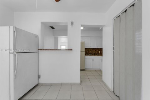 Villa ou maison à louer à Miramar, Floride: 2 chambres, 194.17 m2 № 1998289 - photo 16