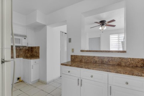 Villa ou maison à louer à Miramar, Floride: 2 chambres, 194.17 m2 № 1998289 - photo 14