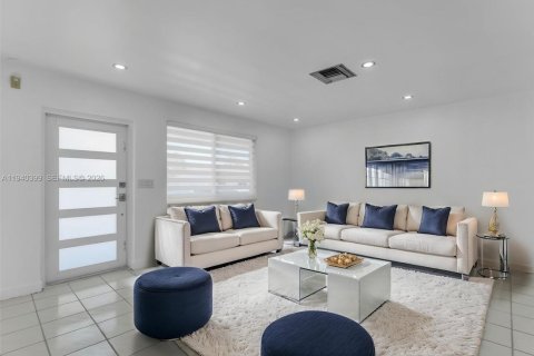 Villa ou maison à louer à Miramar, Floride: 2 chambres, 194.17 m2 № 1998289 - photo 7