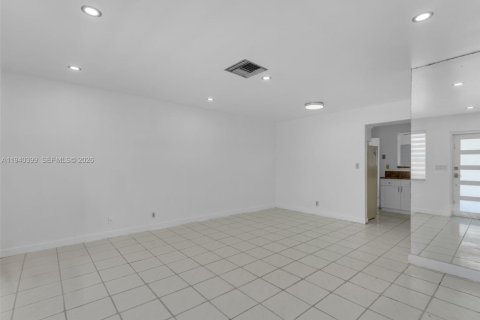 Villa ou maison à louer à Miramar, Floride: 2 chambres, 194.17 m2 № 1998289 - photo 23