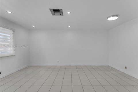 Villa ou maison à louer à Miramar, Floride: 2 chambres, 194.17 m2 № 1998289 - photo 22