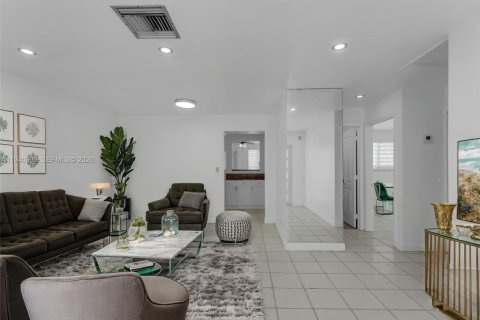 Villa ou maison à louer à Miramar, Floride: 2 chambres, 194.17 m2 № 1998289 - photo 10