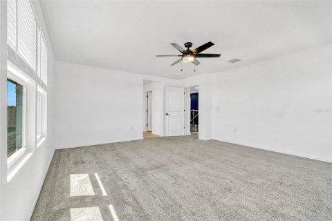 House in Davenport, Florida 5 bedrooms, 288.55 sq.m. № 1771488 - photo 11