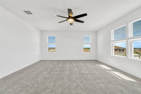 House in Davenport, Florida 5 bedrooms, 288.55 sq.m. № 1771488 - photo 13