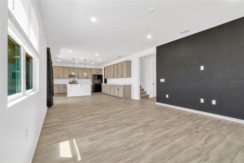 House in Davenport, Florida 5 bedrooms, 288.55 sq.m. № 1771488 - photo 5
