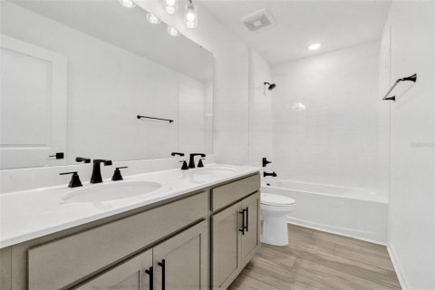 House in Davenport, Florida 5 bedrooms, 288.55 sq.m. № 1771488 - photo 29