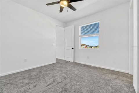 House in Davenport, Florida 5 bedrooms, 288.55 sq.m. № 1771488 - photo 26