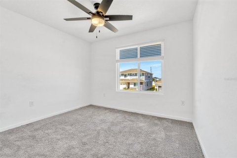 House in Davenport, Florida 5 bedrooms, 288.55 sq.m. № 1771488 - photo 20