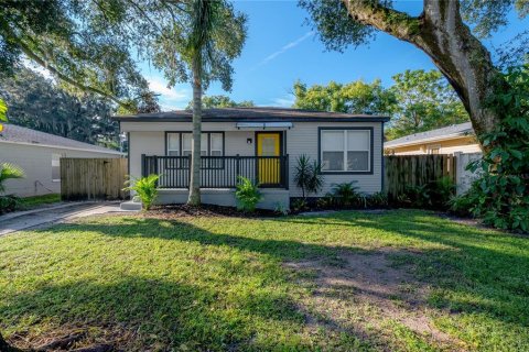 Villa ou maison à vendre à Tampa, Floride: 3 chambres, 102.01 m2 № 1856700 - photo 1