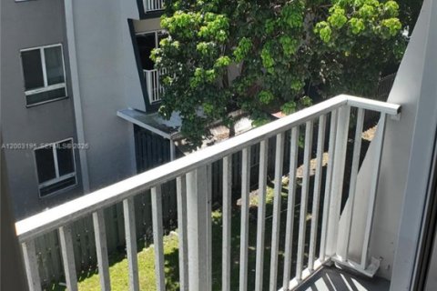 Appartement à louer à Cutler Bay, Floride: 2 chambres, 20773.04 m2 № 2154335 - photo 6