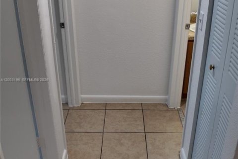 Appartement à louer à Cutler Bay, Floride: 2 chambres, 20773.04 m2 № 2154335 - photo 9