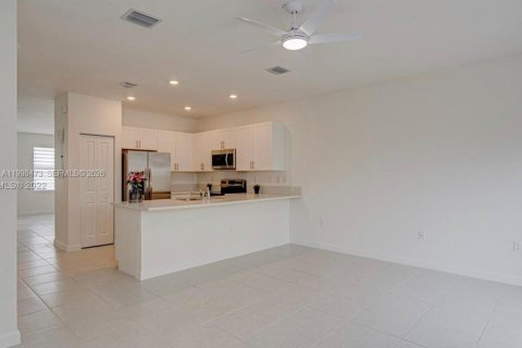 Купить таунхаус в Хомстед, Флорида 3 спальни, 149.76м2, № 2066929 - фото 3
