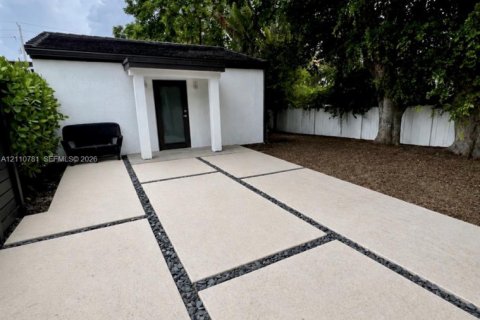 Immobilier commercial à louer à Miami, Floride: 305.65 m2 № 2426128 - photo 12