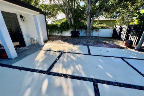 Immobilier commercial à Miami, Floride 305.65 m2 № 2426128