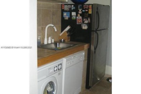 Condominio en venta en Miami Beach, Florida, 1 dormitorio, 46.45 m2 № 1985505 - foto 3