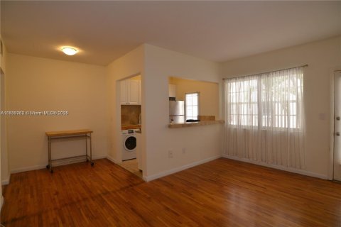 Condominio en venta en Miami Beach, Florida, 1 dormitorio, 46.45 m2 № 1985505 - foto 7