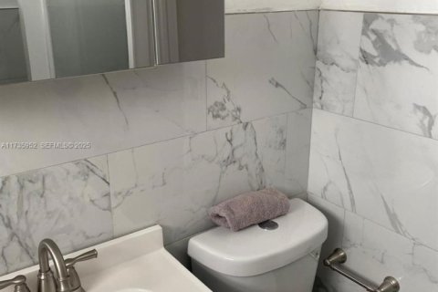 Copropriété à vendre à Miami Beach, Floride: 1 chambre, 46.45 m2 № 1985505 - photo 22