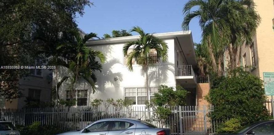 Condominio en Miami Beach, Florida, 1 dormitorio № 1985505