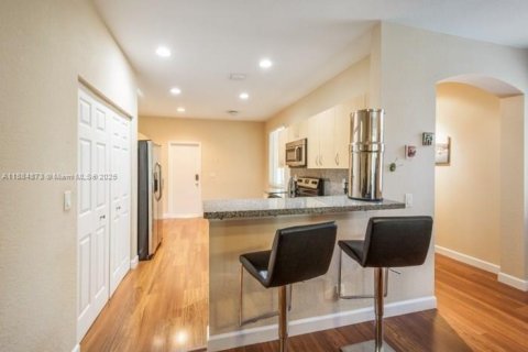 Villa ou maison à louer à Weston, Floride: 3 chambres, 128.76 m2 № 1931471 - photo 7
