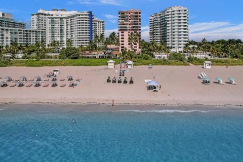 Condo in Miami Beach, Florida, 2 bedrooms № 2340400 - photo 20