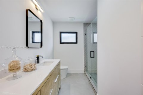 Купить виллу или дом в Майами, Флорида 6 спален, 270.07м2, № 2079788 - фото 18