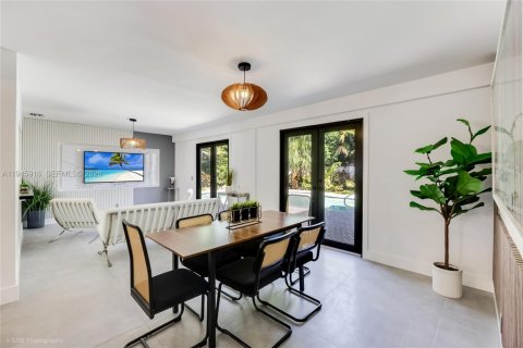 Купить виллу или дом в Майами, Флорида 6 спален, 270.07м2, № 2079788 - фото 9