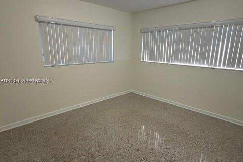 House in Fort Lauderdale, Florida 3 bedrooms, 172.98 sq.m. № 1994123 - photo 14