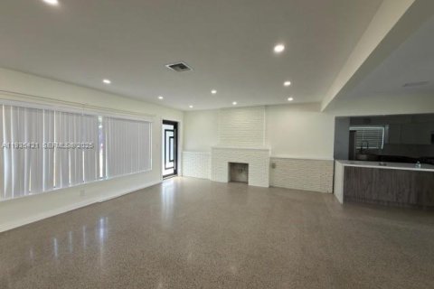 House in Fort Lauderdale, Florida 3 bedrooms, 172.98 sq.m. № 1994123 - photo 12