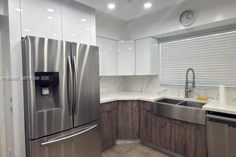 House in Fort Lauderdale, Florida 3 bedrooms, 172.98 sq.m. № 1994123 - photo 9