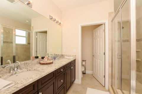 House in Port St. Lucie, Florida 3 bedrooms, 235.41 sq.m. № 2246326 - photo 22
