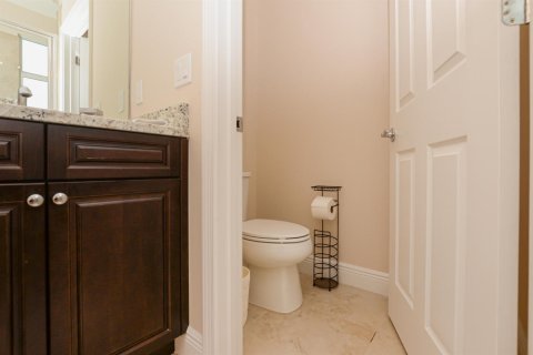 House in Port St. Lucie, Florida 3 bedrooms, 235.41 sq.m. № 2246326 - photo 23