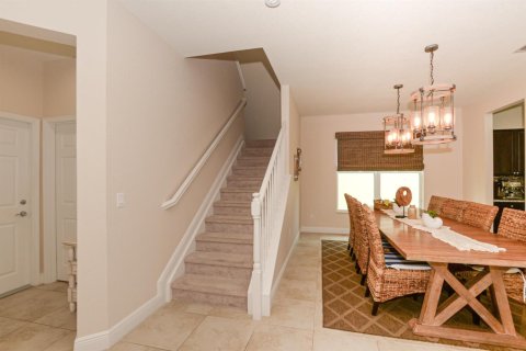 House in Port St. Lucie, Florida 3 bedrooms, 235.41 sq.m. № 2246326 - photo 18