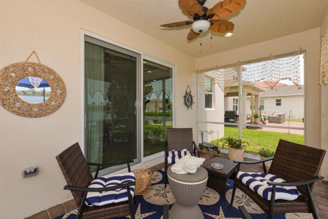 House in Port St. Lucie, Florida 3 bedrooms, 235.41 sq.m. № 2246326 - photo 17