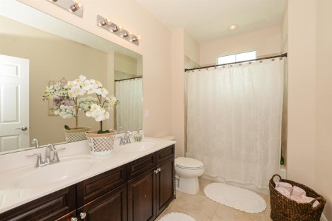 House in Port St. Lucie, Florida 3 bedrooms, 235.41 sq.m. № 2246326 - photo 30