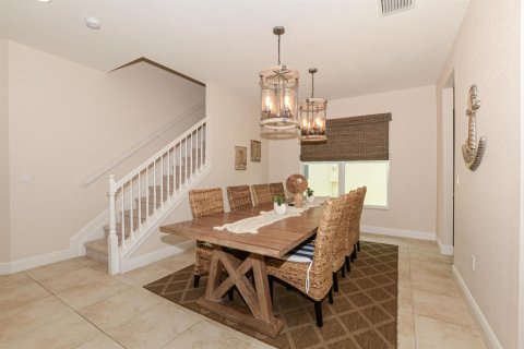 House in Port St. Lucie, Florida 3 bedrooms, 235.41 sq.m. № 2246326 - photo 8