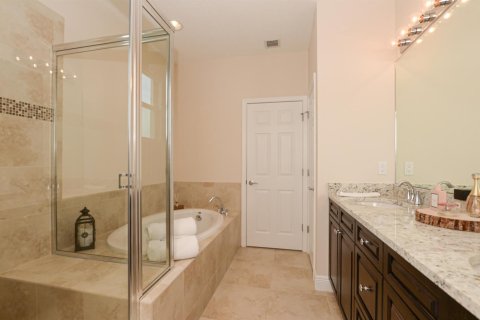 House in Port St. Lucie, Florida 3 bedrooms, 235.41 sq.m. № 2246326 - photo 24