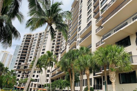 Copropriété à louer à Miami, Floride: 1 chambre, 65.03 m2 № 2069529 - photo 15