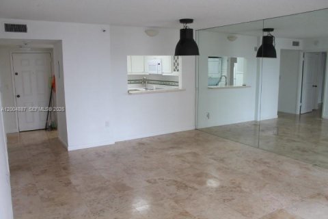 Copropriété à louer à Miami, Floride: 1 chambre, 65.03 m2 № 2069529 - photo 4