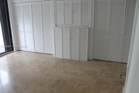 Copropriété à louer à Miami, Floride: 1 chambre, 65.03 m2 № 2069529 - photo 9