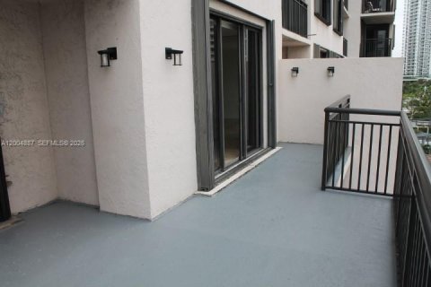 Copropriété à louer à Miami, Floride: 1 chambre, 65.03 m2 № 2069529 - photo 10