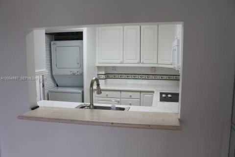 Copropriété à louer à Miami, Floride: 1 chambre, 65.03 m2 № 2069529 - photo 5