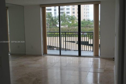 Copropriété à louer à Miami, Floride: 1 chambre, 65.03 m2 № 2069529 - photo 11