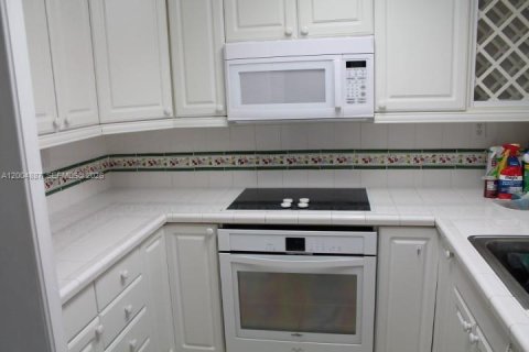 Copropriété à louer à Miami, Floride: 1 chambre, 65.03 m2 № 2069529 - photo 6