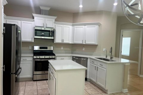 House in DeLand, Florida 4 bedrooms, 149.94 sq.m. № 1912334 - photo 5