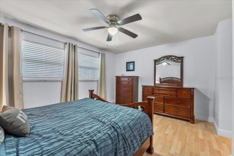 House in Largo, Florida 2 bedrooms, 124.21 sq.m. № 1905491 - photo 22