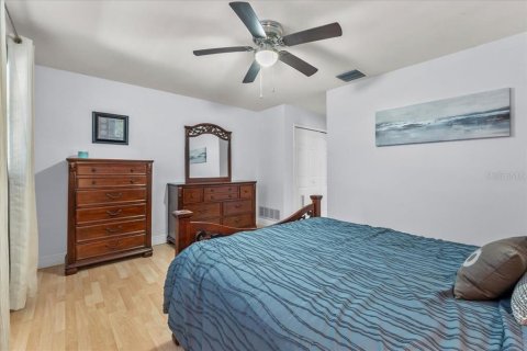 House in Largo, Florida 2 bedrooms, 124.21 sq.m. № 1905491 - photo 21