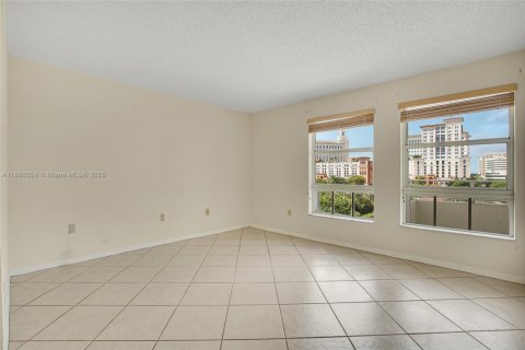 Condo in Miami, Florida, 2 bedrooms  № 1944228 - photo 15