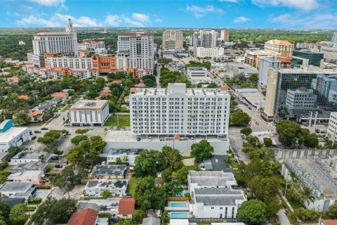 Condo in Miami, Florida, 2 bedrooms  № 1944228 - photo 21